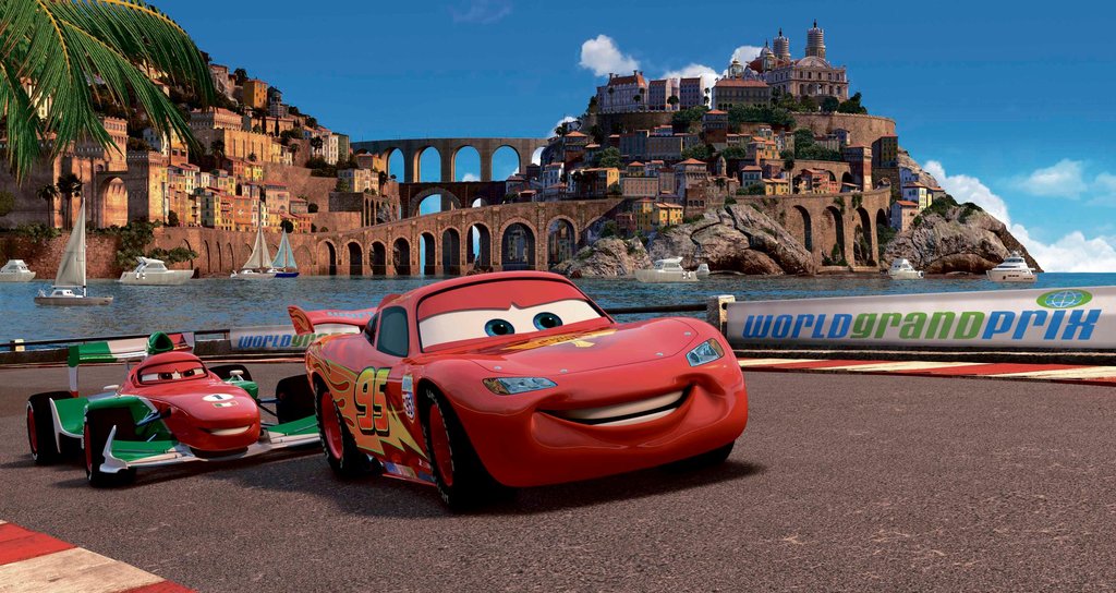 immagine tratta dal film di animazione Cars2: Saetta McQueen gareggia a Potofino